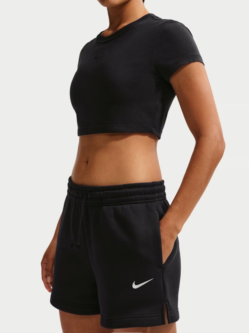 Nike Sportswear Phoenix 
Women's Mid-Rise 4" Shorts